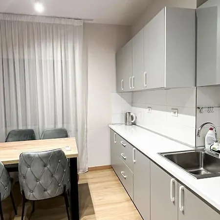 Elegant Rose Center Oasis Tirana