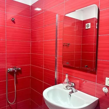 Elegant Rose Center Oasis